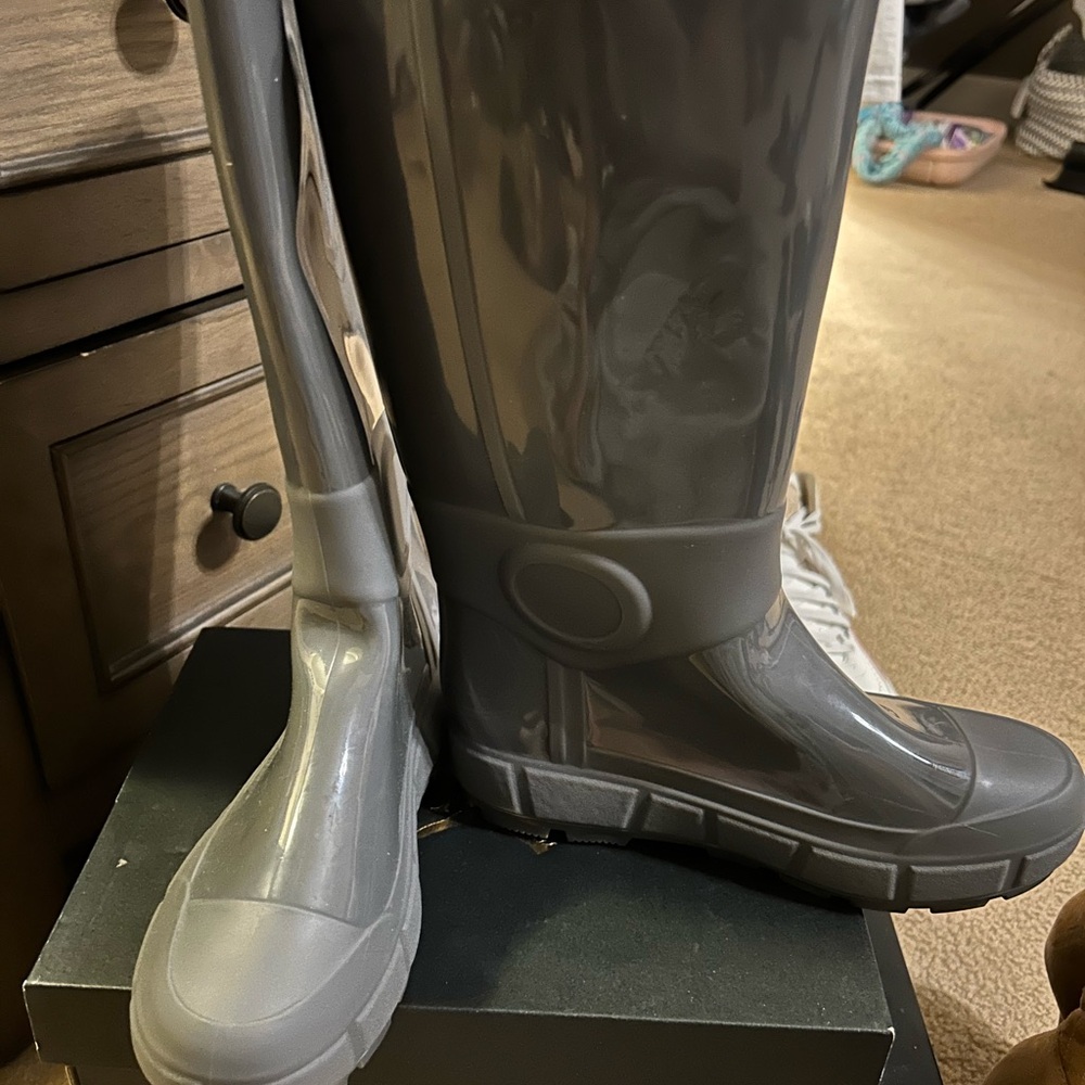 Gray Rubber Rain Boots